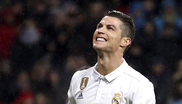 El Real Madrid a lo Mourinho gana a la Real Sociedad y es más líder | 3-0