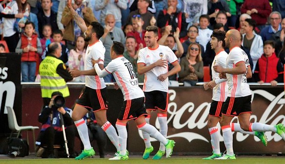 El Valencia agujerea el efecto de Mel en el Deportivo | 3-0