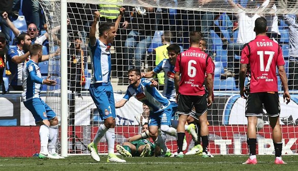El Espanyol gana al Alavés y se niega a olvidarse de Europa | 1-0