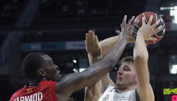 ACB. El Real Madrid asciende al liderato tras el pinchazo de Unicaja