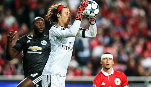 Un fallo del portero Stivar sentencia al Benfica y dispara al United | 0-1