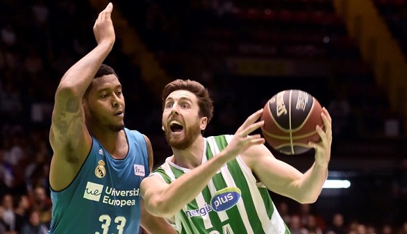 ACB. El Real Madrid es líder invicto y el Barça, segundo tras ganar, otra vez, al Valencia