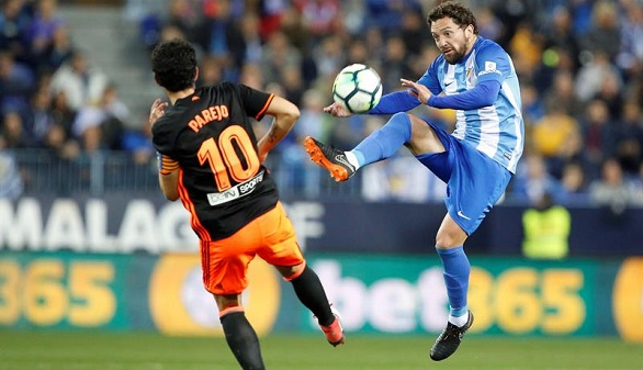 El Valencia remonta en la recta final para dañar al Málaga | 1-2