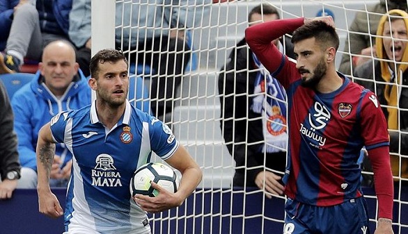 Baptistao deprime al Levante y salva al Espanyol sobre la bocina | 1-1