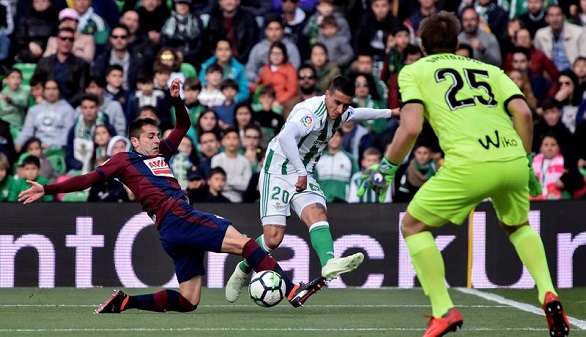 El Betis se distancia del Sevilla y se asienta en Europa | 2-0