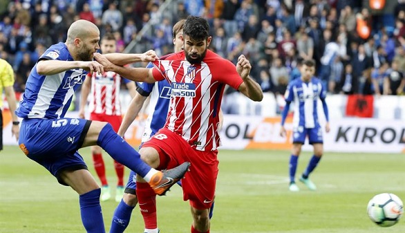 El Atlético sale vivo de Vitoria y aguanta el ritmo del Madrid | 0-1