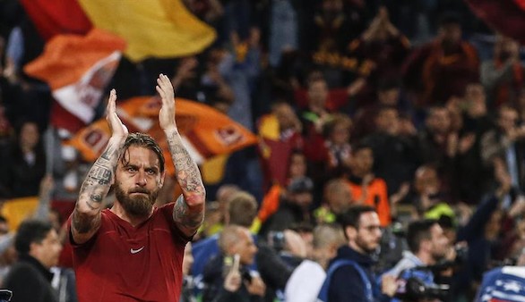 Italia clama contra la UEFA por el arbitraje sufrido por Roma y Juventus en Champions