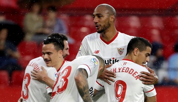 El Sevilla homenajea a Caparrós con una victoria ante el Alavés | 1-0
