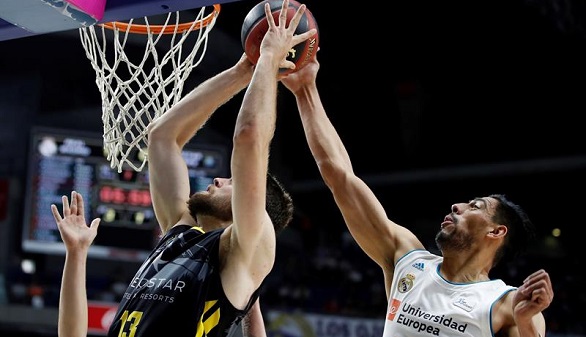 ACB P layoffs. El Real Madrid neutraliza al Tenerife y abre la serie con victoria | 83-73