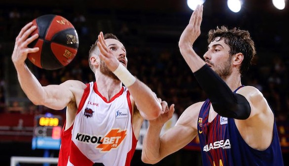 ACB Playoffs. El Barcelona se salva y fuerza el cuarto ante Baskonia | 67-65