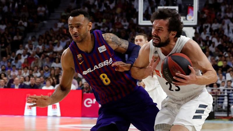 ACB Finales. Un Real Madrid épico escapa del Barcelona y se distancia