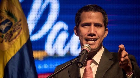 Guaidó proclama que Maduro 