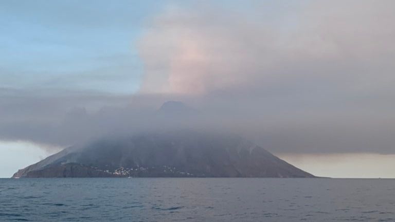 Un muerto por la erupción del volcán Estrómboli
