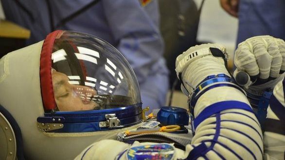 La nueva tripulación de la EEI ya trabaja en decenas de experimentos para volver a la Luna