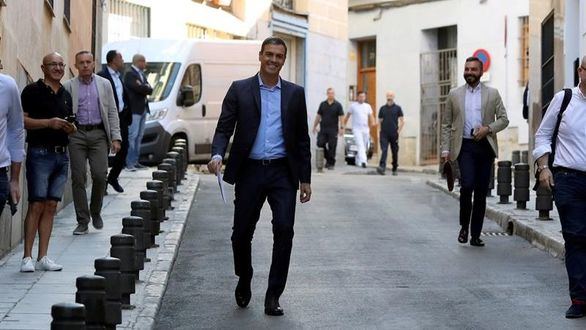 El Gobierno pide a Feijóo interceder ante Casado para una abstención del Partido Popular