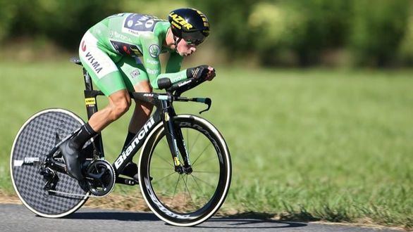 La Vuelta | Roglic arrasa en la contrarreloj de Pau y se enfunda la roja