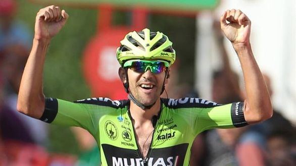 La Vuelta | Iturria gana en Urdax imponiéndose a la fuga en la bajada