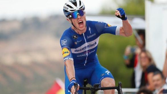 La Vuelta | Cavagna triunfa en Toledo y Roglic mantiene el maillot rojo con polémica