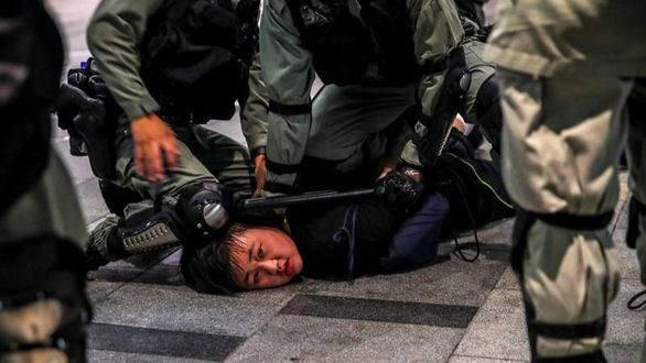 Hong Kong vuelve a arder en la decimonovena semana de protestas