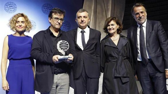 Javier Cercas gana el Premio Planeta por su novela negra Terra Alta