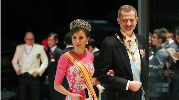 Los Reyes asisten a la ceremonia de entronización de Naruhito como emperador