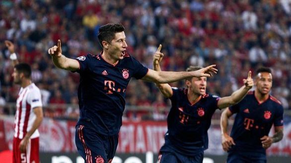 El Bayern titubea pero sale del Pireo victorioso | 2-3
