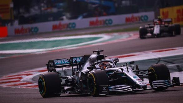 GP México. Lewis Hamilton sorprende y gana a Ferrari una carrera muy ajustada