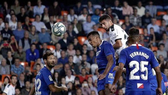 El Valencia niega el liderato al Sevilla en una batalla dura | 1-1