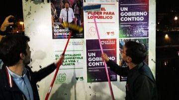 Comienza la campaña electoral con la tradicional pegada de carteles