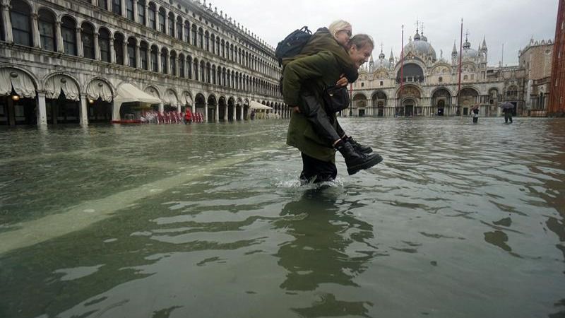 Preocupación en Venecia por el 'agua alta', que deja el 50 % de la ciudad inundada