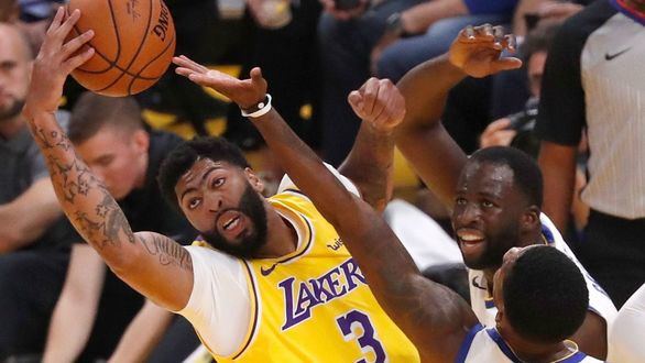 NBA. Los Lakers de LeBron James certifican el cambio de mando ante los Warriors