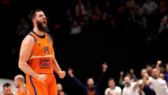 Euroliga. Dubljevic se agiganta para dar el triunfo al Valencia sobre el Baskonia |105-77