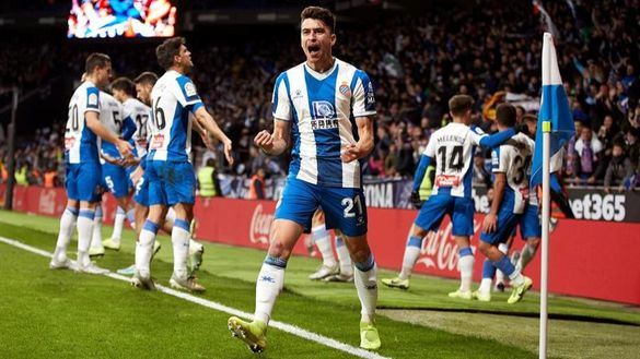 El Barcelona se descubre resbalando en el derbi frente al Espanyol | 2-2