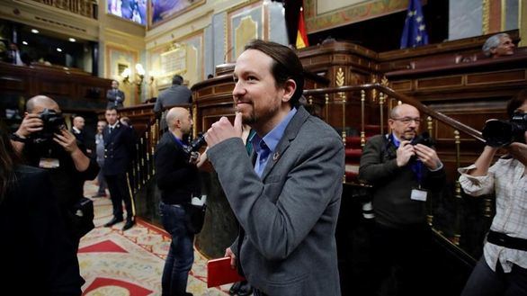 Iglesias usa la Monarquía para atacar a la bancada de la derecha