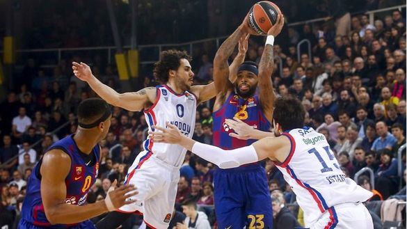 Euroliga. El Efes asalta el Palau |82-86