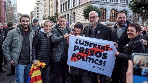 Los socios de Sánchez arropan a Bildu en una manifestación en favor de los presos etarras