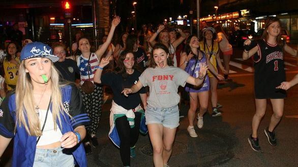 Baleares prohíbe el turismo de borrachera en Mallorca e Ibiza