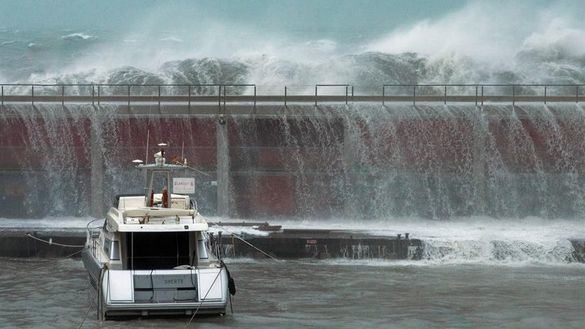 Los vídeos más impactantes del caos provocado por la borrasca 'Gloria'