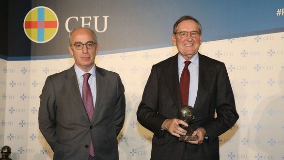 Banco Santander, premiado con el CEU Ángel Herrera por su labor en Educación