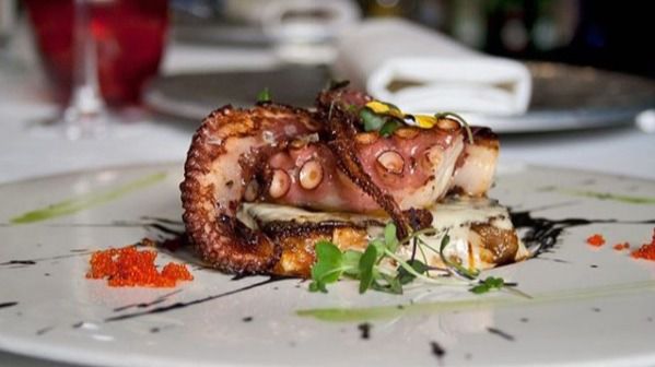 Gala: platos tradicionales de alta cocina en un entorno clásico y cuidado