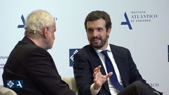 Casado pide a Sánchez el cese de Torra: 