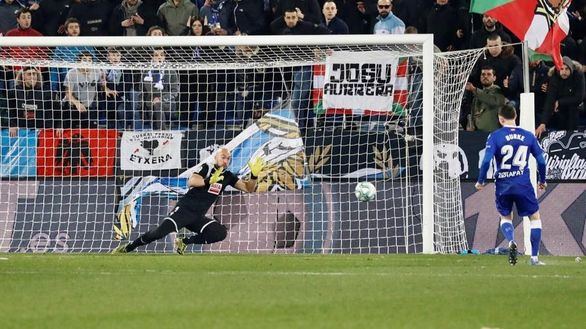 El Alavés bate al Eibar y se instala en la zona tranquila | 2-1
