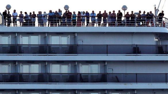 Detectan 70 casos más de coronavirus en el crucero en cuarentena