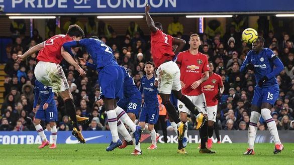 Premier League. El VAR y Bruno Fernandes dan la victoria al United frente al Chelsea