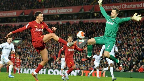 Premier League. El Liverpool elude las dudas del Metropolitano y sigue su histórica senda