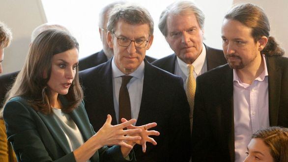 La Reina Letizia coincide con Pablo Iglesias en un acto 