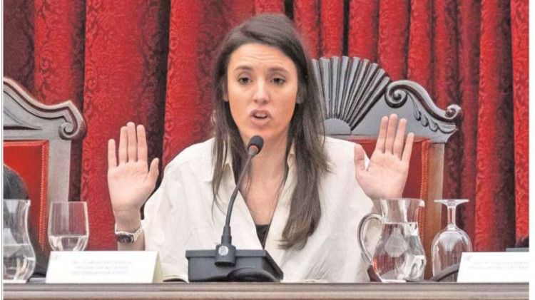 Las portadas y los titulares destacados de los periódicos de este viernes