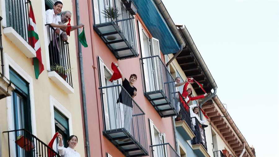 El ingenio de los españoles para llevar con humor esta cuarentena