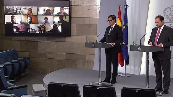 Sanidad garantiza la producción nacional de 2,5 millones de mascarillas a la semana