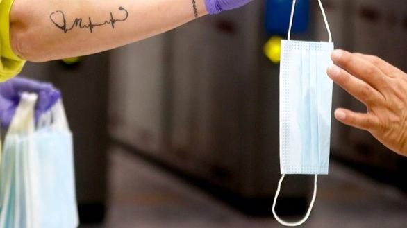 Industria promete mascarillas en farmacias y canales comerciales la semana que viene